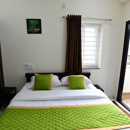 Divya Comforts- 2Bhk Tirupati Luaran gambar