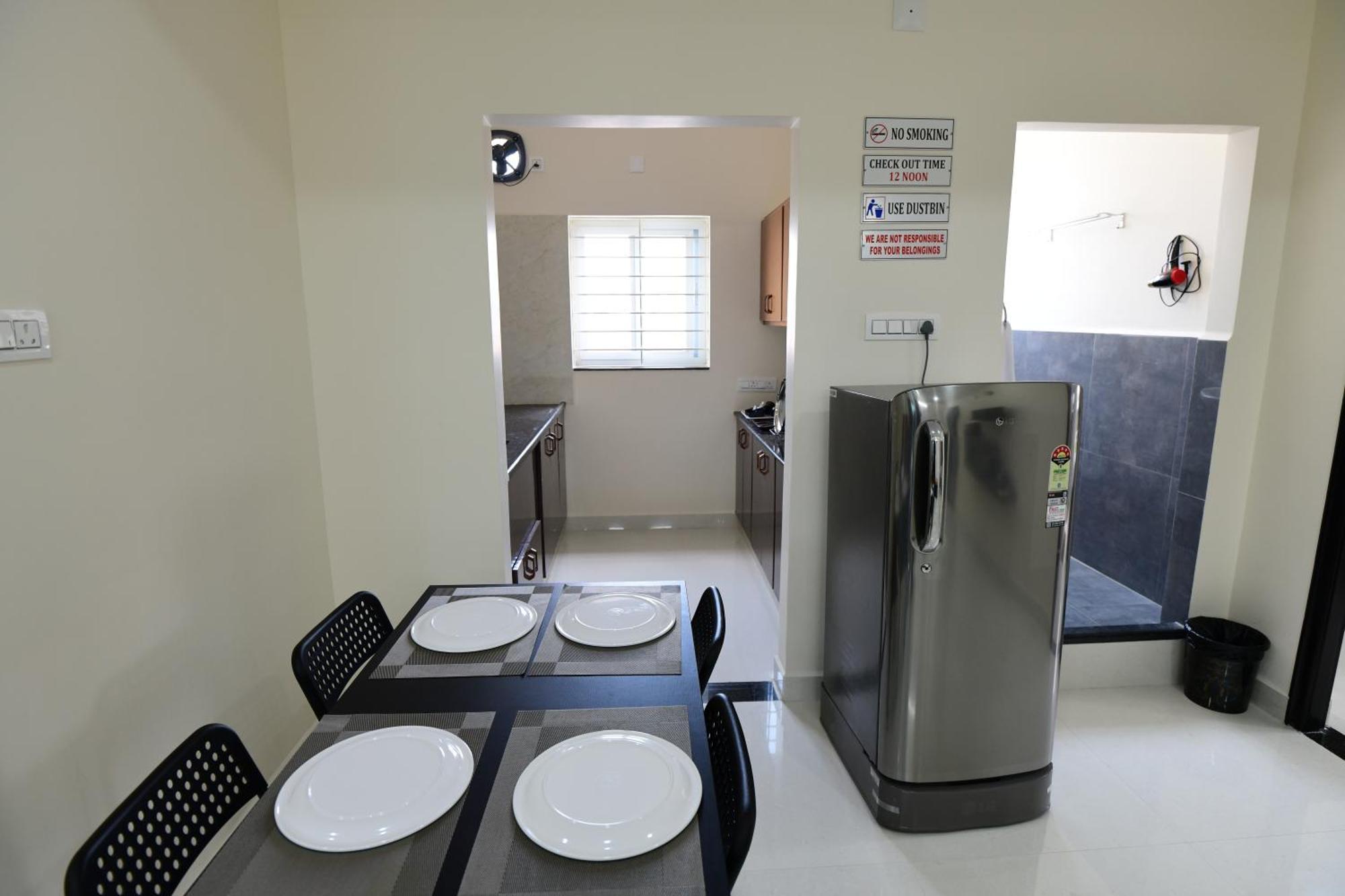 Divya Comforts- 2Bhk Tirupati Luaran gambar