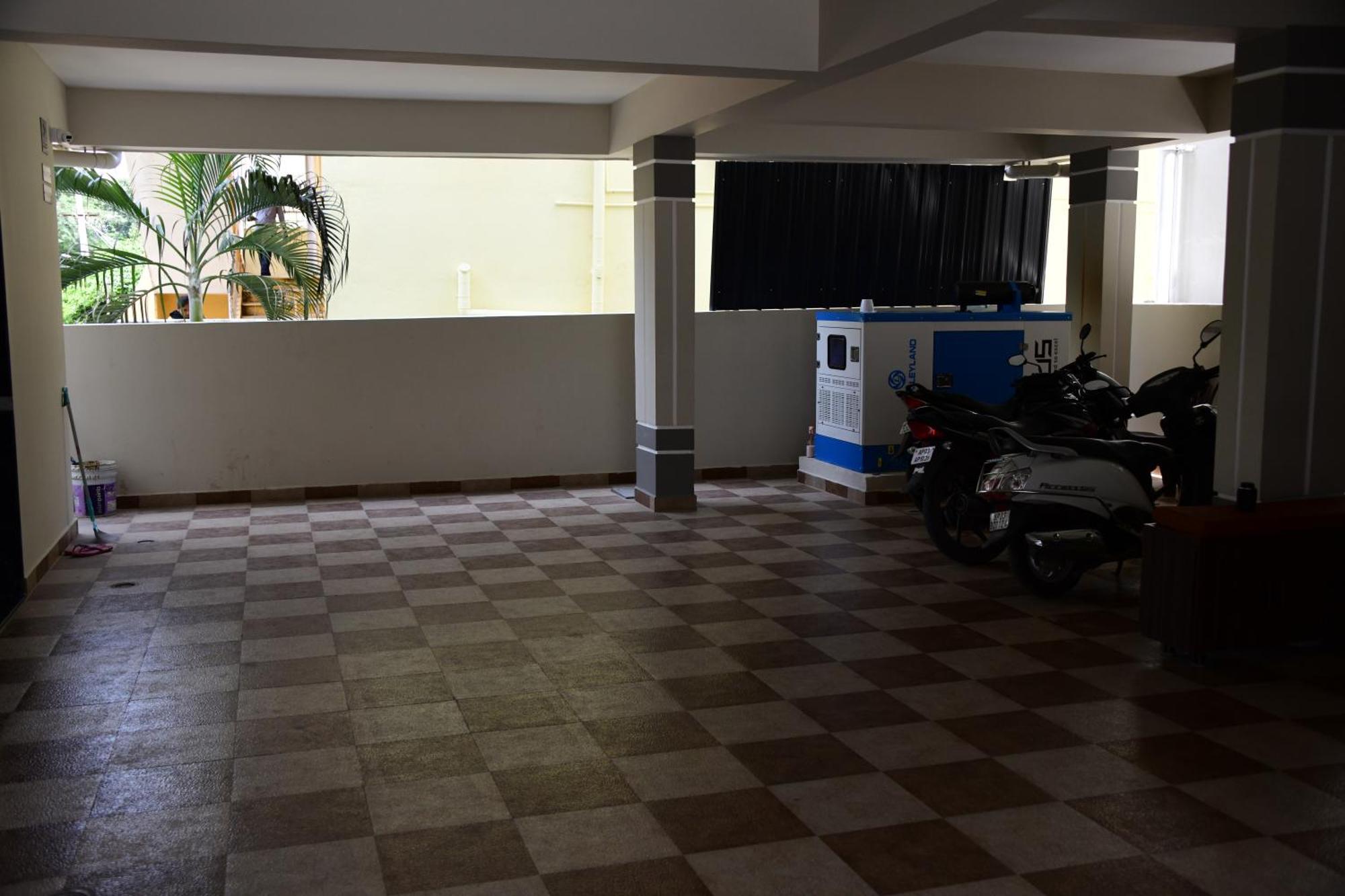 Divya Comforts- 2Bhk Tirupati Luaran gambar