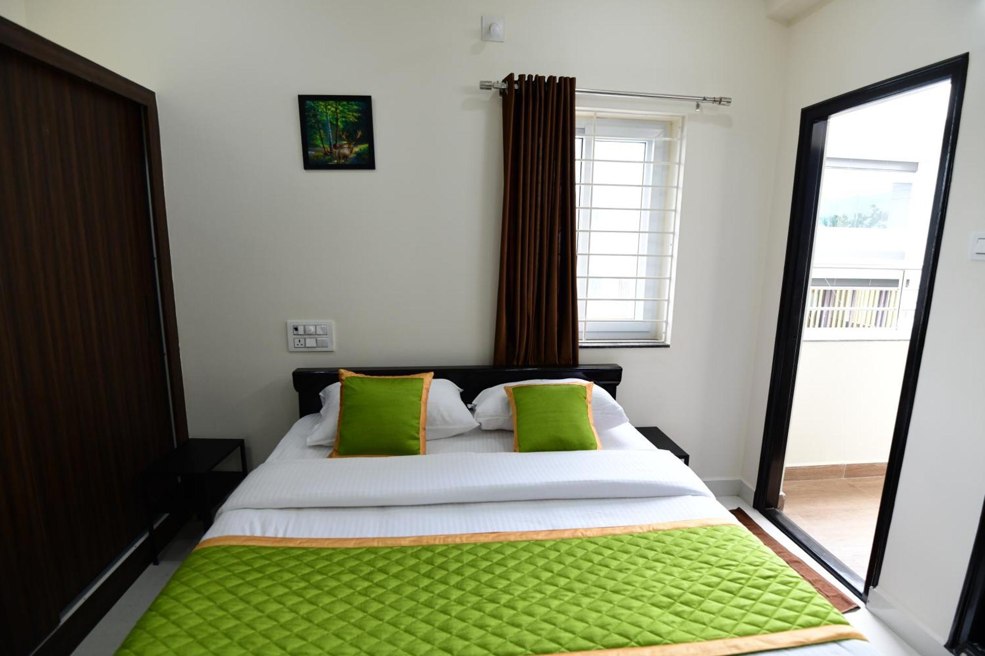 Divya Comforts- 2Bhk Tirupati Luaran gambar