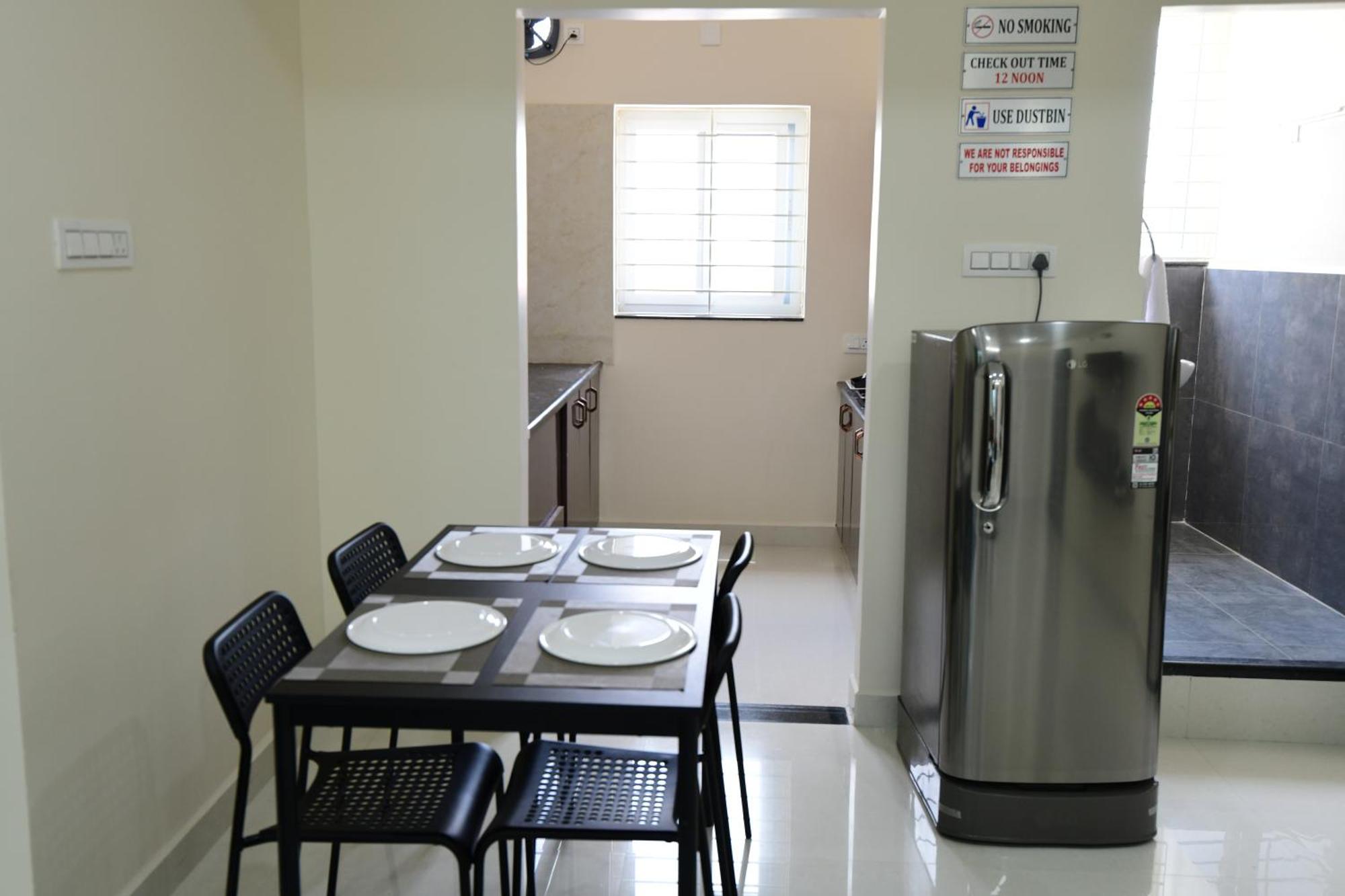Divya Comforts- 2Bhk Tirupati Luaran gambar