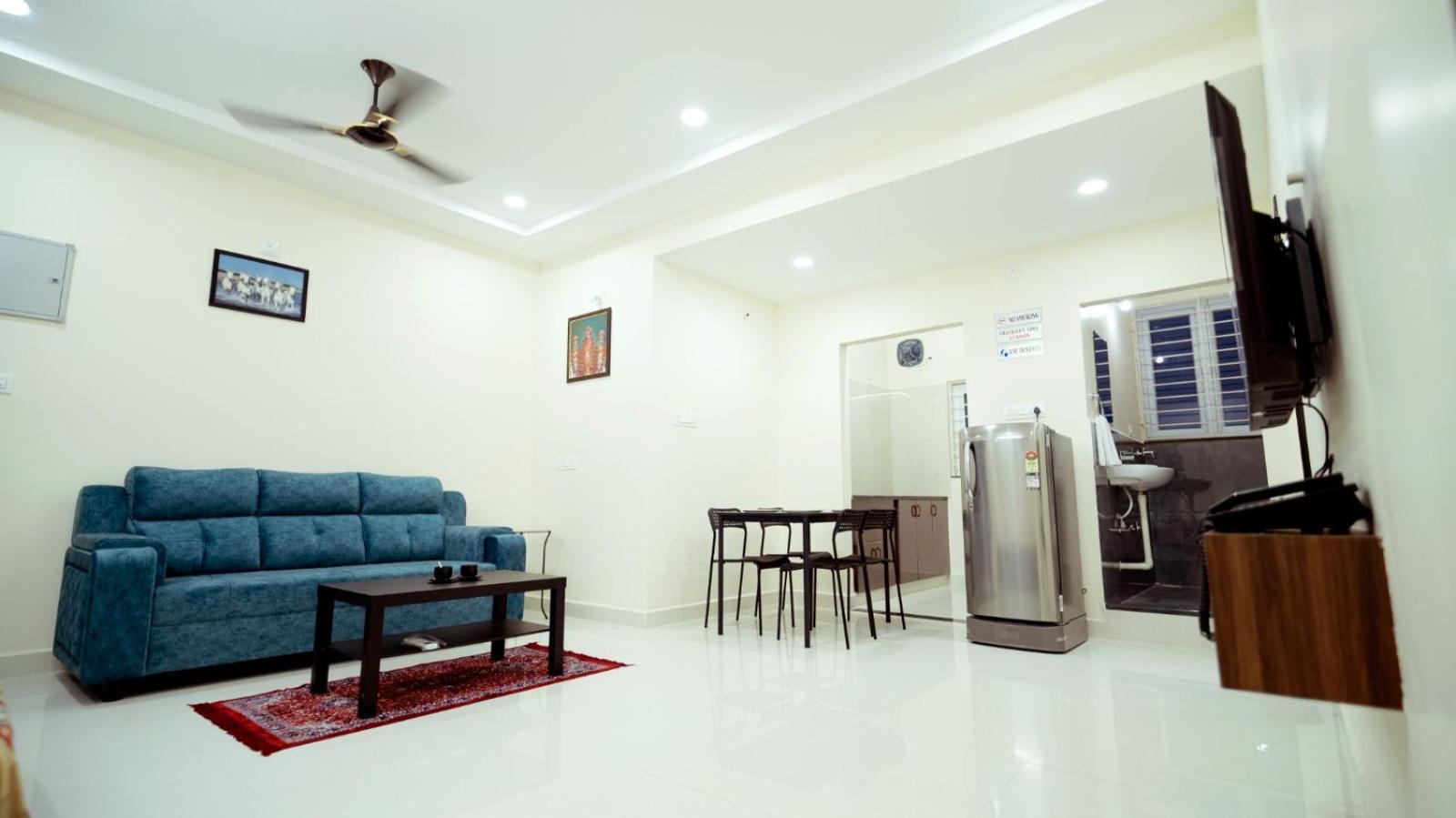 Divya Comforts- 2Bhk Tirupati Luaran gambar