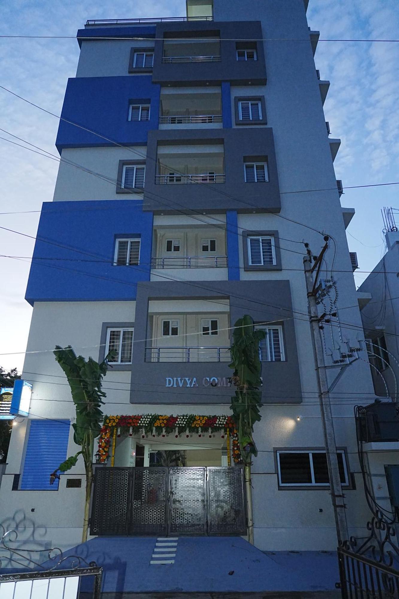 Divya Comforts- 2Bhk Tirupati Luaran gambar